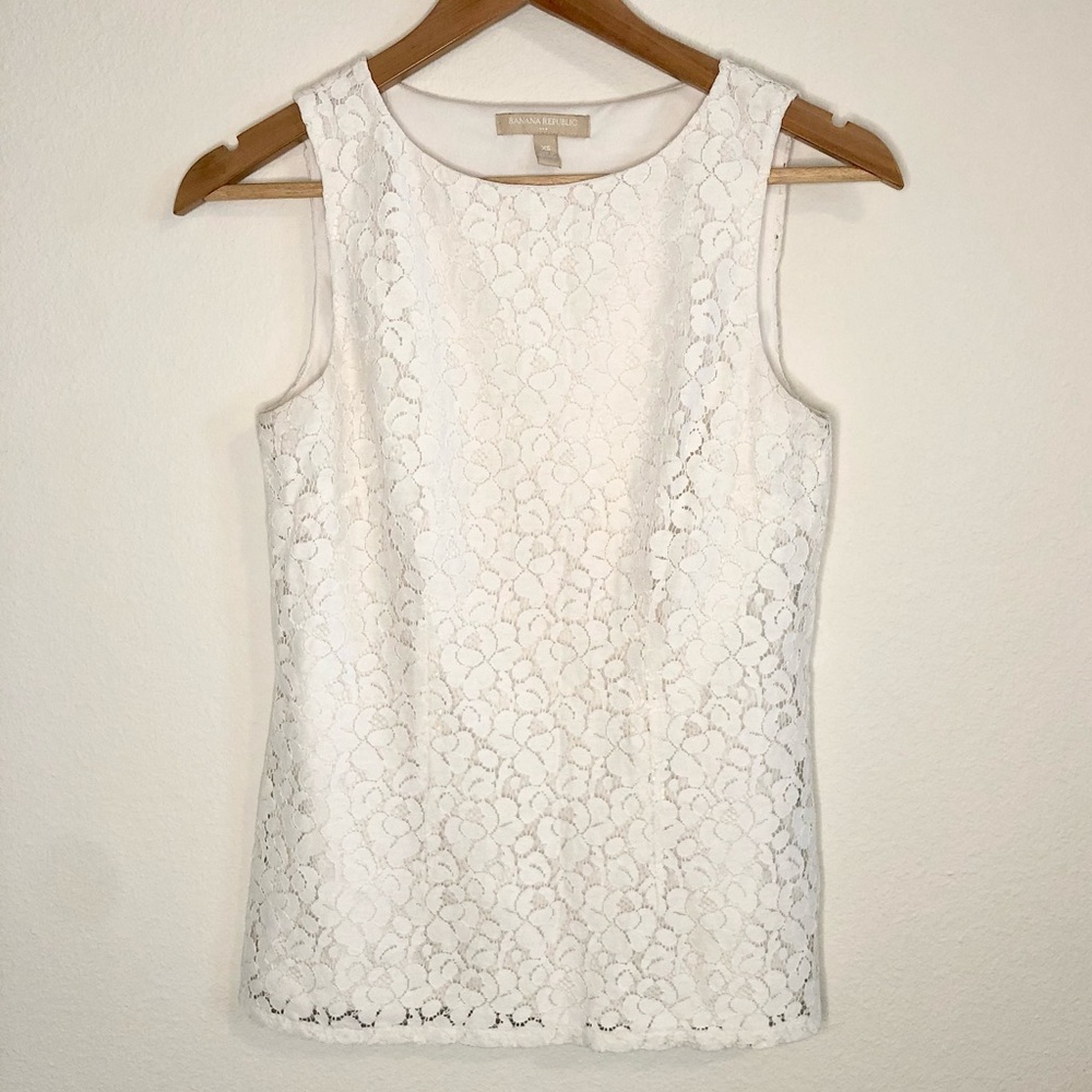 Sleeveless Floral Blouse Banana Republic Women’s XS Ivory, Cream